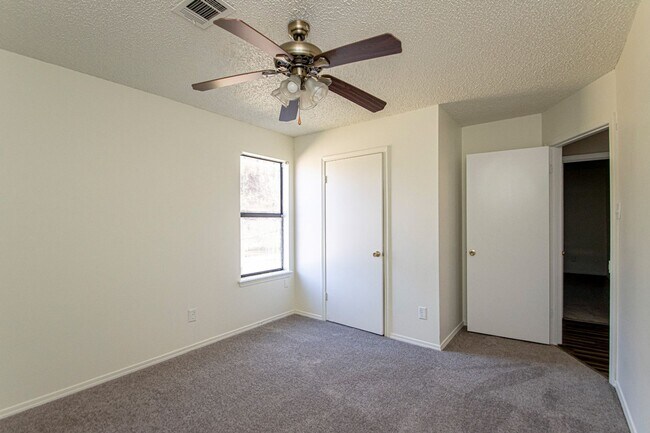 Building Photo - 1525 Northwick Ct