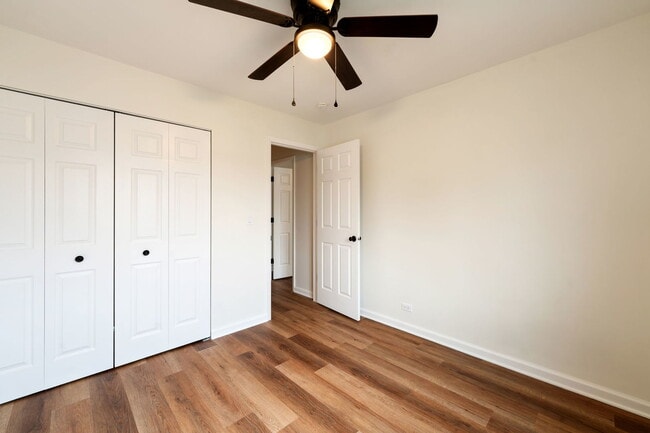 Building Photo - 1481 Quaker Ln