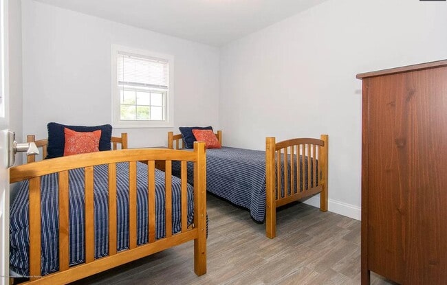 Spare Bedroom - 3215 NJ-35