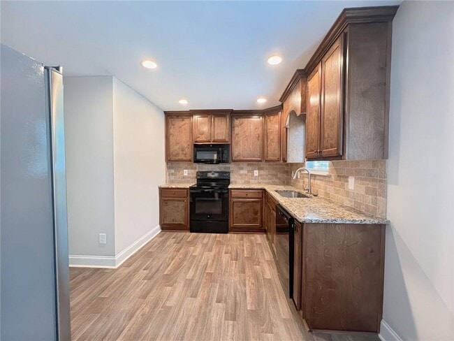 Building Photo - 5332 Lawson Lake Dr