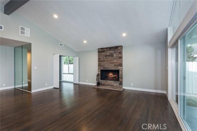 Building Photo - 16231 Moorpark St