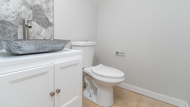 Building Photo - 16123 Cairngorm Ave