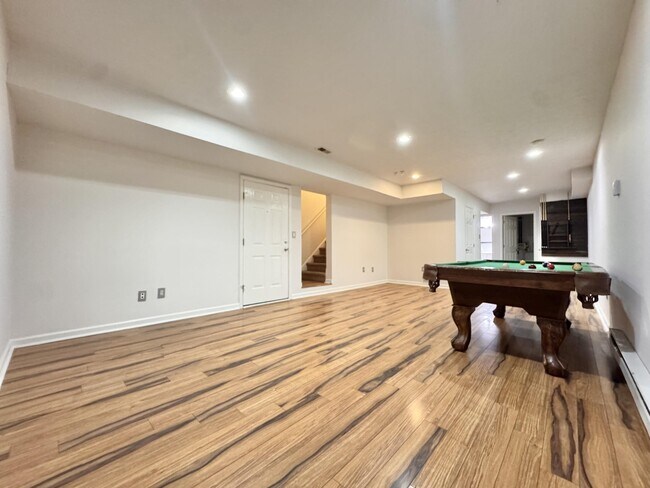 Building Photo - 628 Smugglers Notch Dr