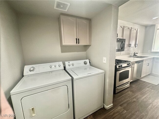 Building Photo - 2604 Ponderosa Pine Ave