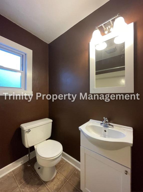 Building Photo - 310 Spring Ave