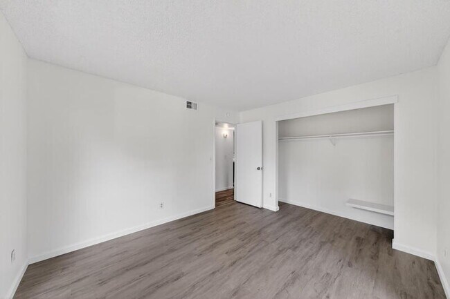 Building Photo - 251 Del Verde Cir