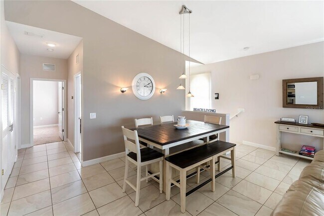 Building Photo - 6616 7th Ave Cir W