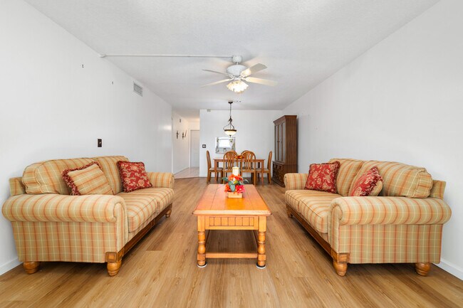 Building Photo - 230 NE 26th Ave