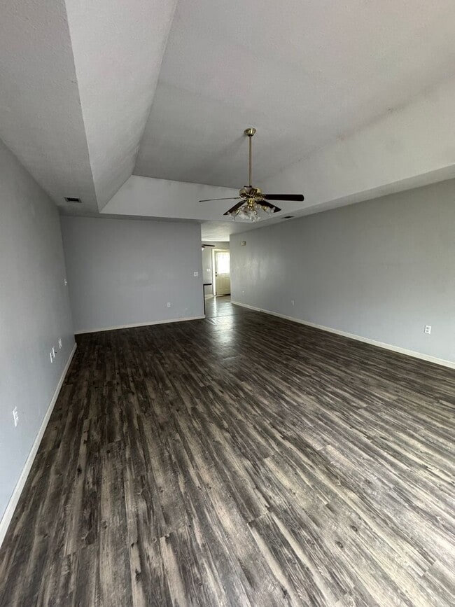 Building Photo - 3/2 with Garage in Trumann