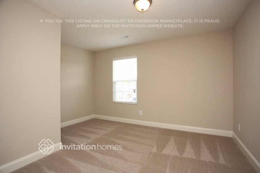Building Photo - 141 Farmers Folly Dr