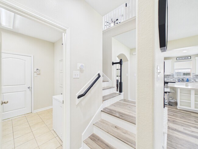 Building Photo - 9426 Russeff Field Ln