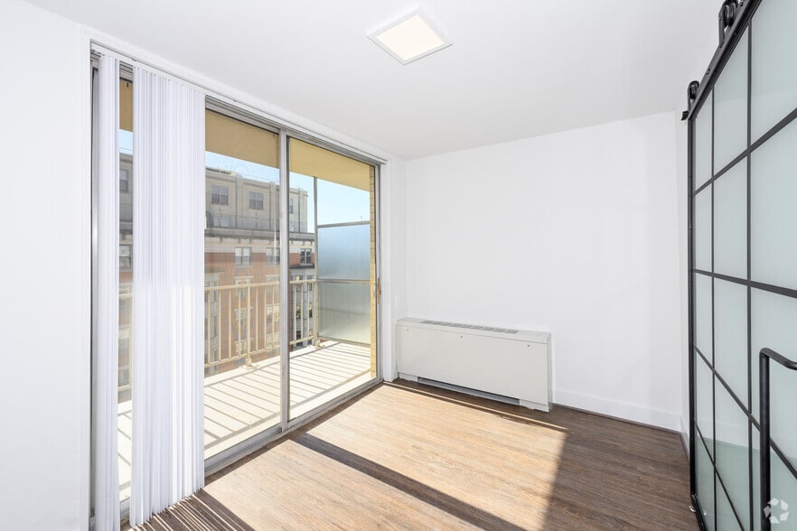 Primary Photo - The Seville