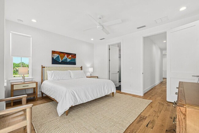 Building Photo - 105 8th St