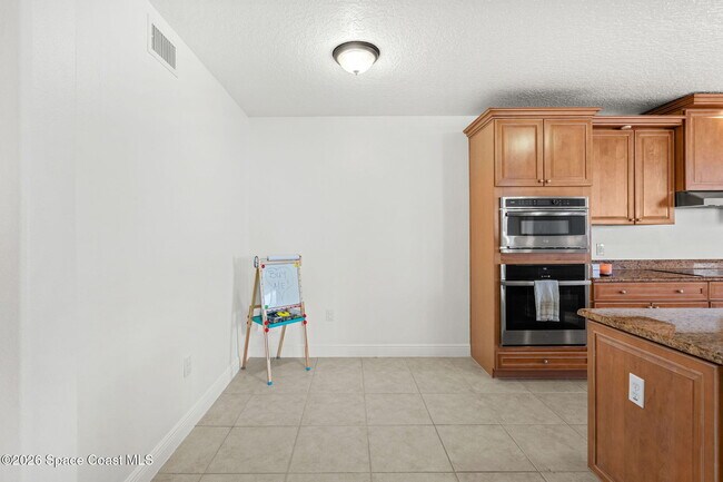 Building Photo - 1095 Jimmy Buffett Mem Hwy