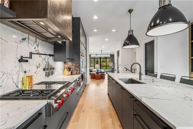 Building Photo - 661 Auburn Ave NE