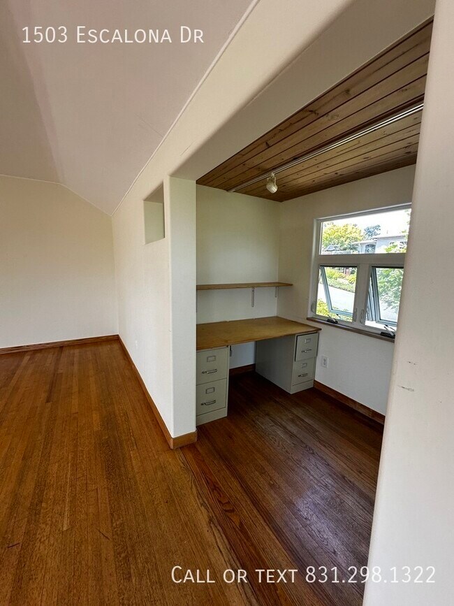 Building Photo - west side charm with garage