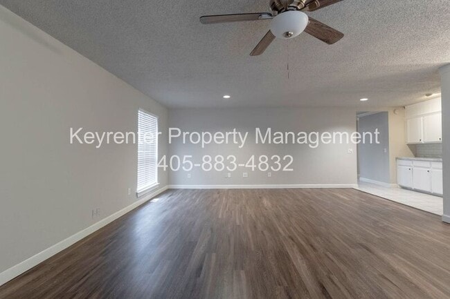 Building Photo - 732 Westridge Ct