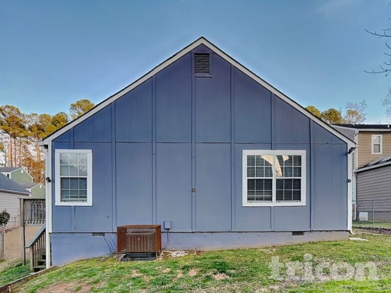 Building Photo - 575 Woodcrest Manor Dr