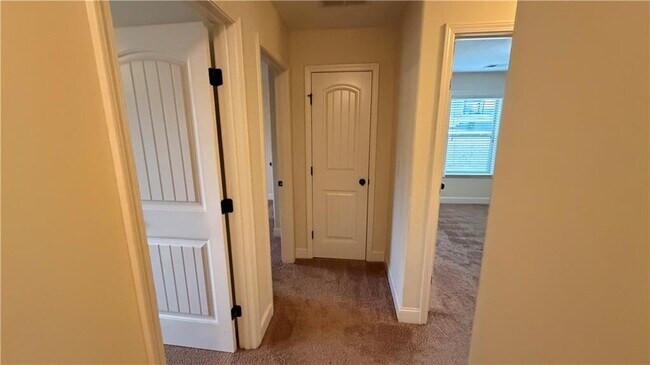 Building Photo - 1915 Soque Cir