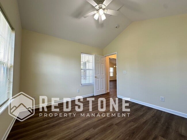 Building Photo - 812 Jennings Berry Dr