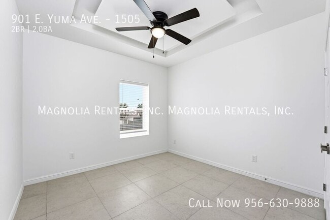 Building Photo - 901 E Yuma Ave