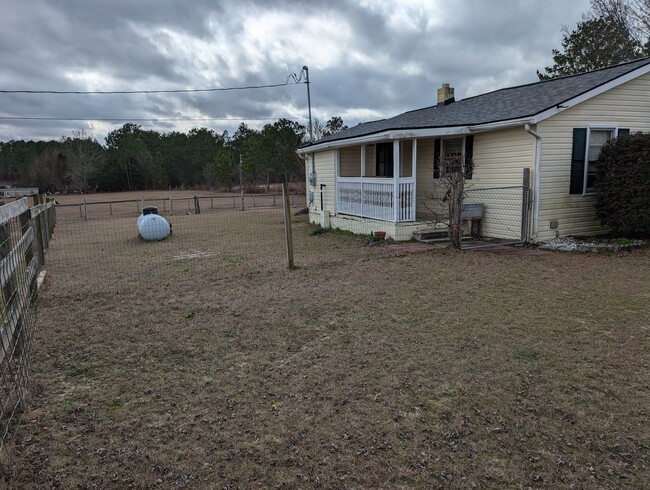 Building Photo - 1256 Powell Pond Rd