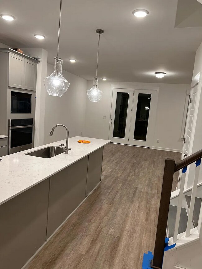 Building Photo - 2073 Eva Pearl Dr
