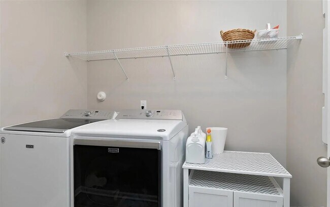 Building Photo - 401 Ivy Arbor Way