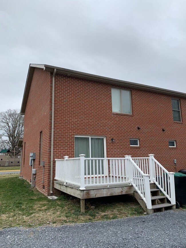 Building Photo - 97 Dinkel Ave