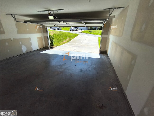 Building Photo - 1552 Austin Dr