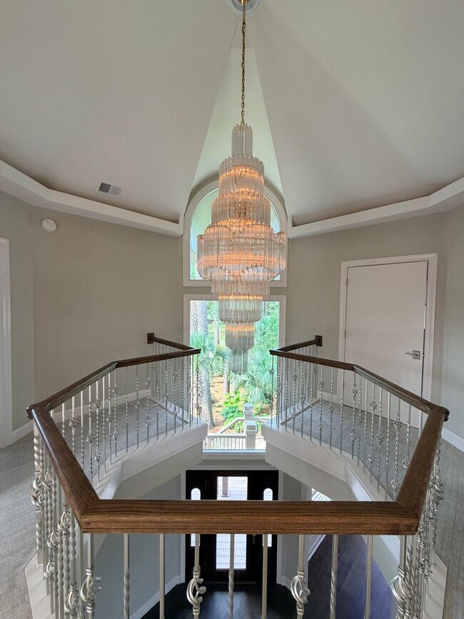 Building Photo - Spectacular Sea Pines Home - Marsh/Water Views!