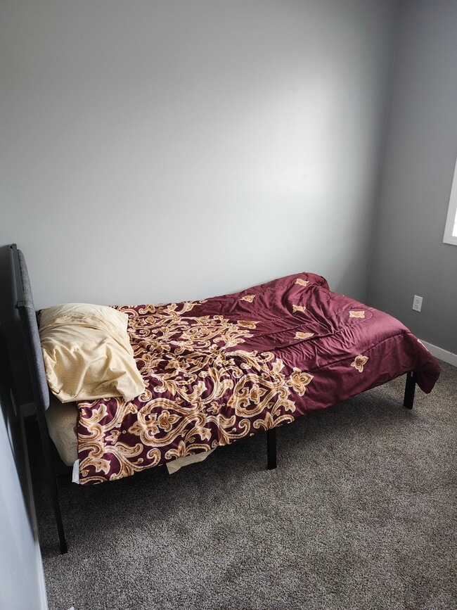 Building Photo - 7211 Camden Ave N