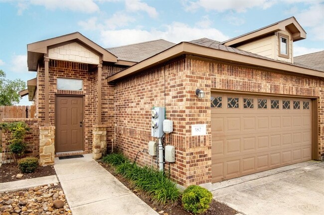 Primary Photo - 586 Creekside Cir