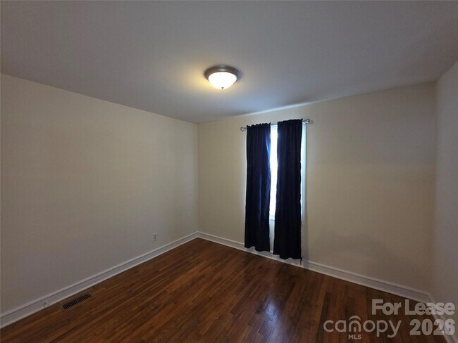 Building Photo - 356 Melbourne Ct