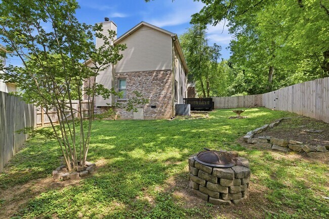 Building Photo - 913 Magnolia Ct W