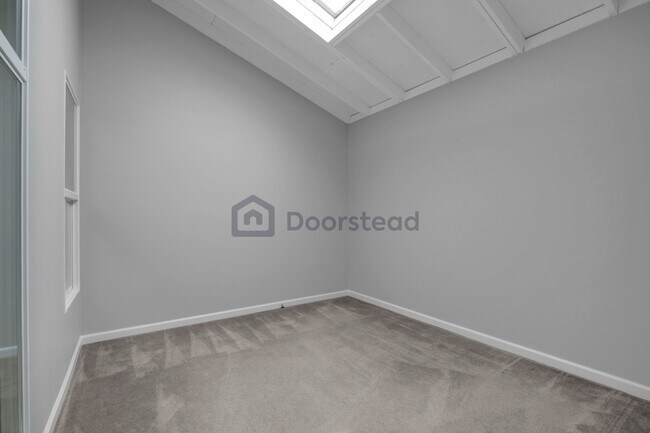 Building Photo - 1492 Via Cancion