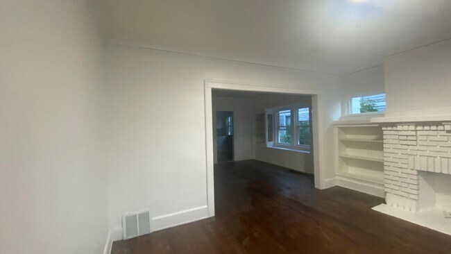 Building Photo - 4236 E 131st St