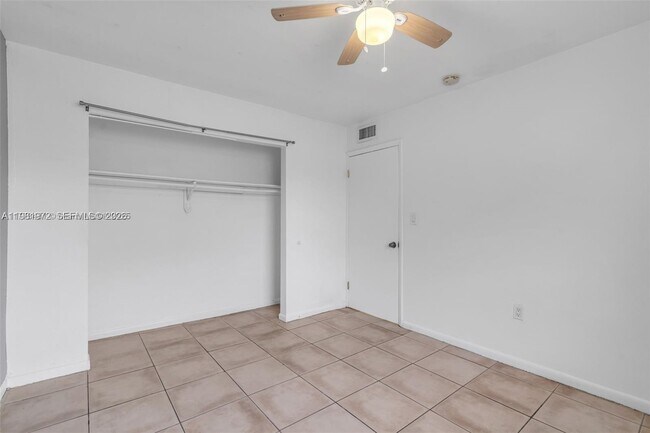 Building Photo - 8315 NE Miami Ct