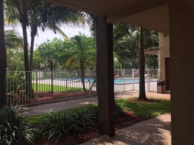 Building Photo - 120 Sparrow Dr