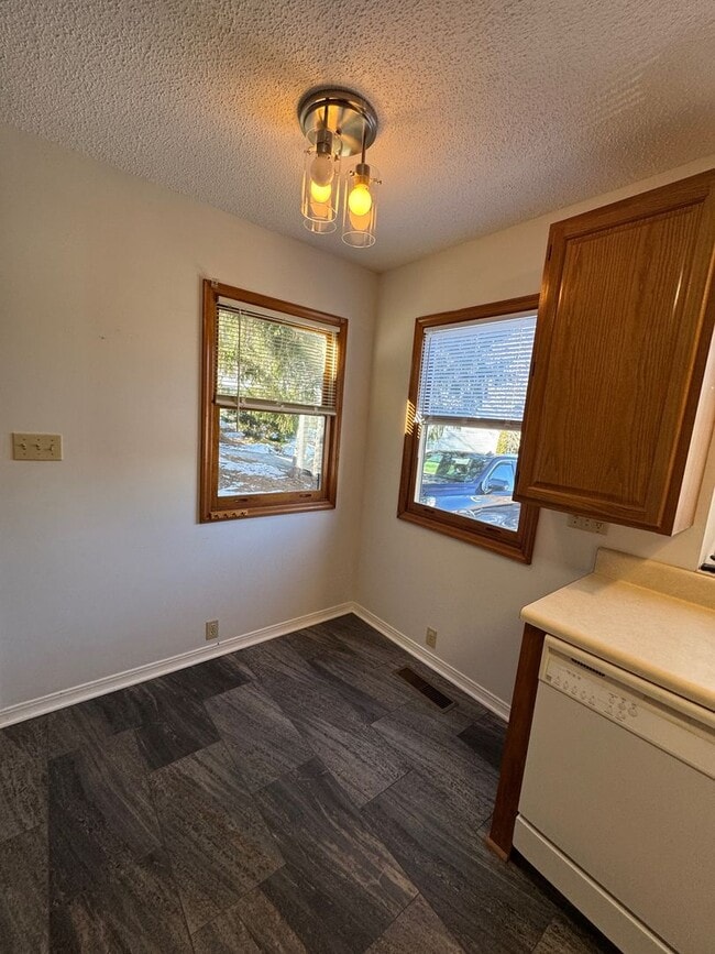 Building Photo - Black Mountain - Two Bedroom, 55 + Community