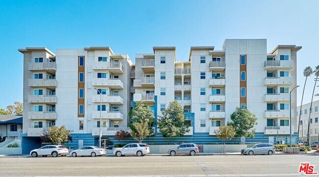 Building Photo - 436 S Virgil Ave