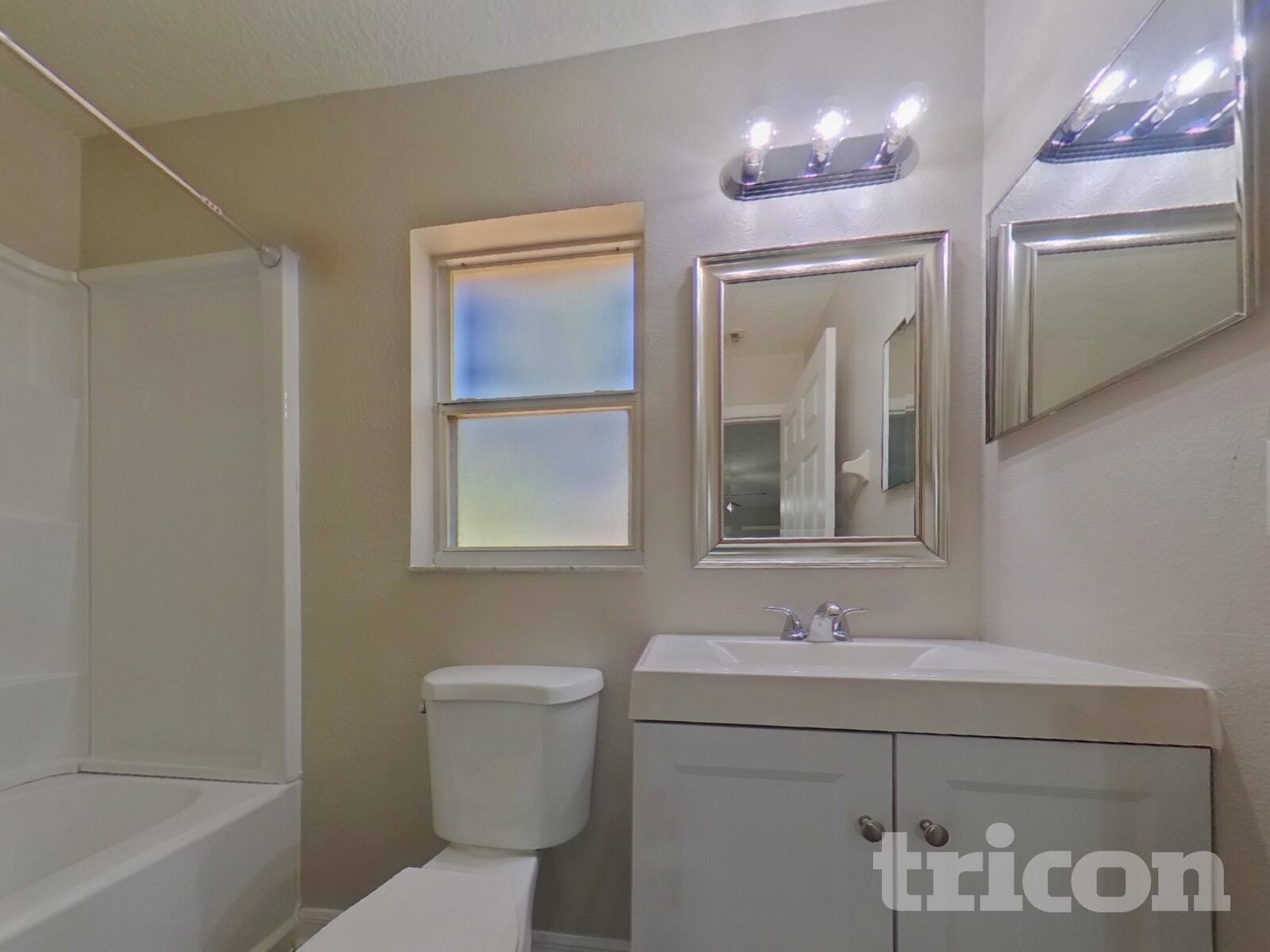 Building Photo - 3390 Shalimar Cir