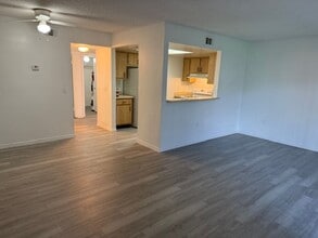 Building Photo - Large One bedroom Condo