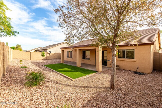 Building Photo - 22982 W Pima St