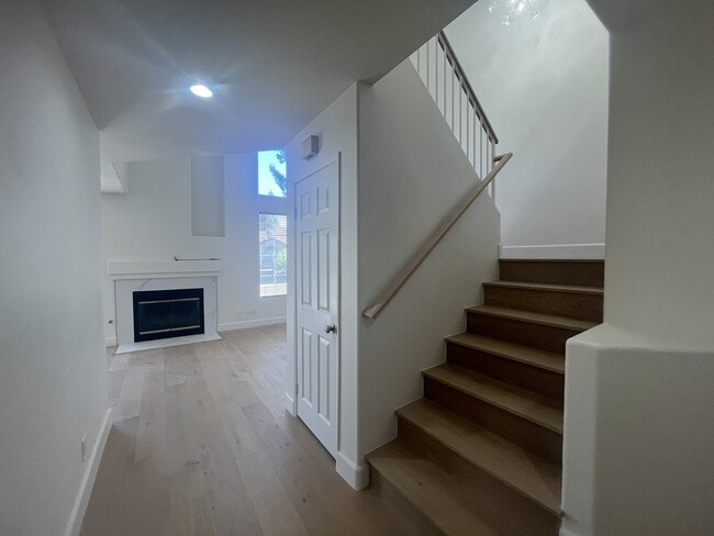 Building Photo - 7911 E Horizon View Dr