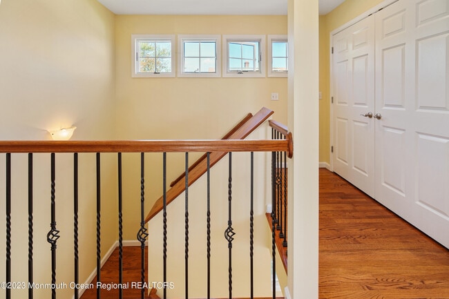 Building Photo - 111 Main St