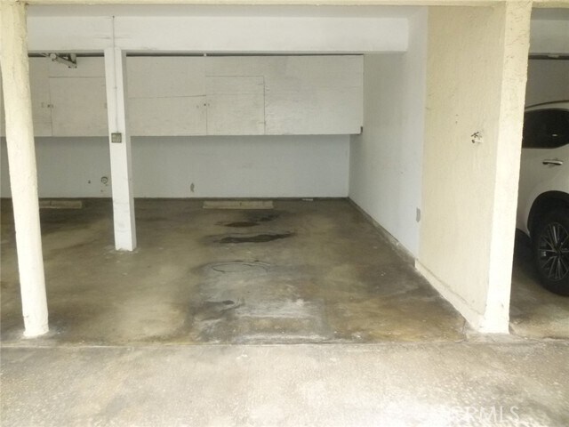 Building Photo - 15910 Harvard Blvd