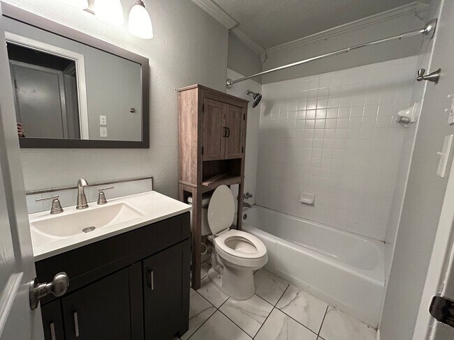 Building Photo - Beautiful 3 Bedroom home in Anderson Island