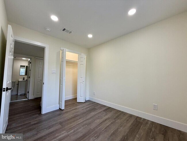Building Photo - 8030 Ditman St