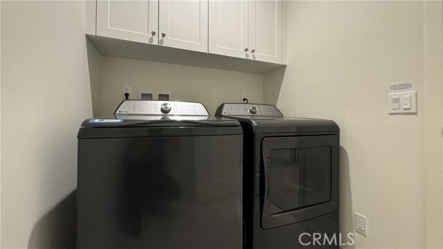 Building Photo - 110 Sunnyside